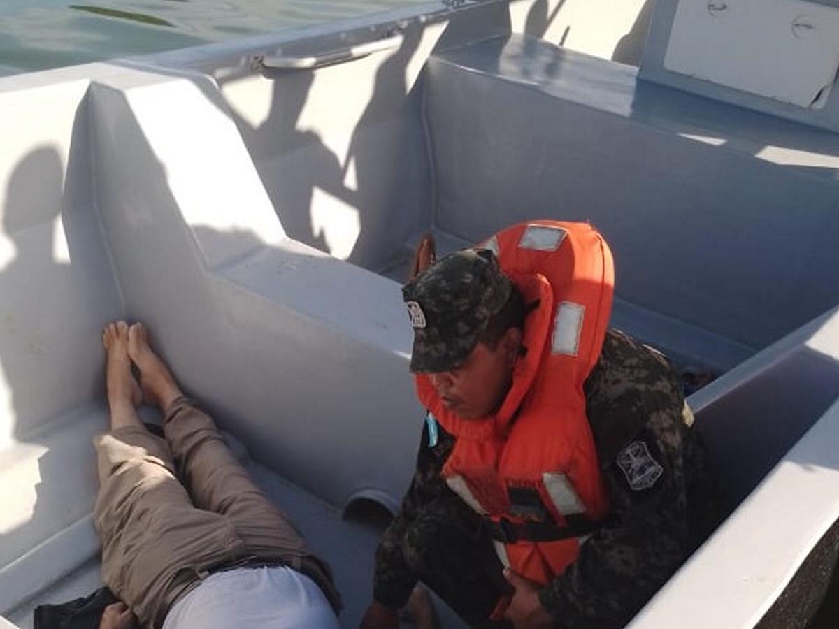 Al menos cuatro personas mueren en naufragio cerca de Roatán