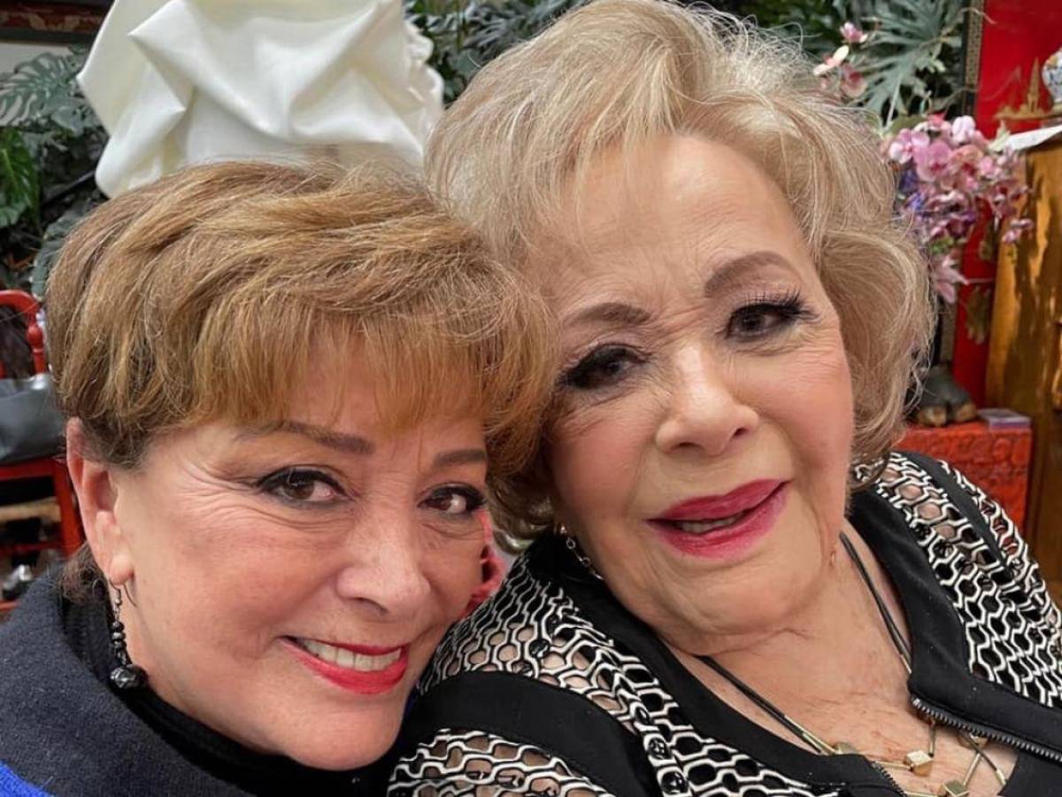 Silvya Pasquel junto a su madre Silvia Pinal.