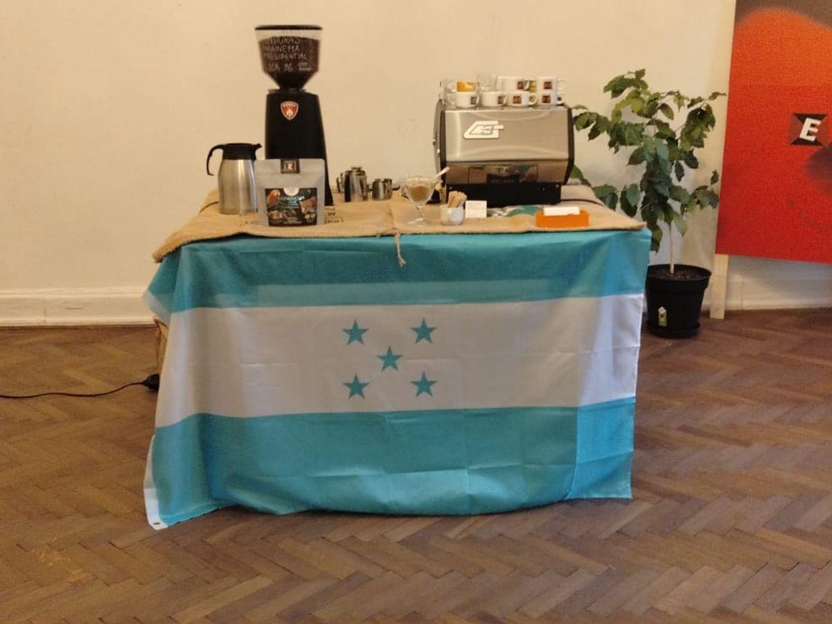 Presentan café hondureño en el Museo Nacional de Cine en Praga, República Checa