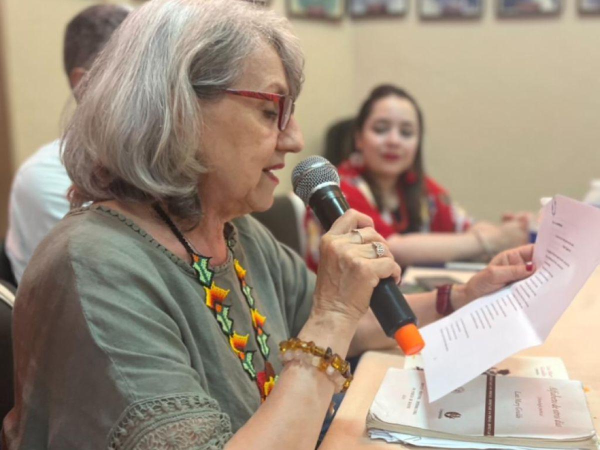 Escritora colombiana Luz Mary Giraldo cautiva a hondureños en Tegus sí Canta