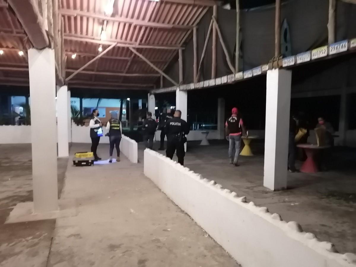 Rayo mata a mujer y hiere a siete personas en playa de Brasil