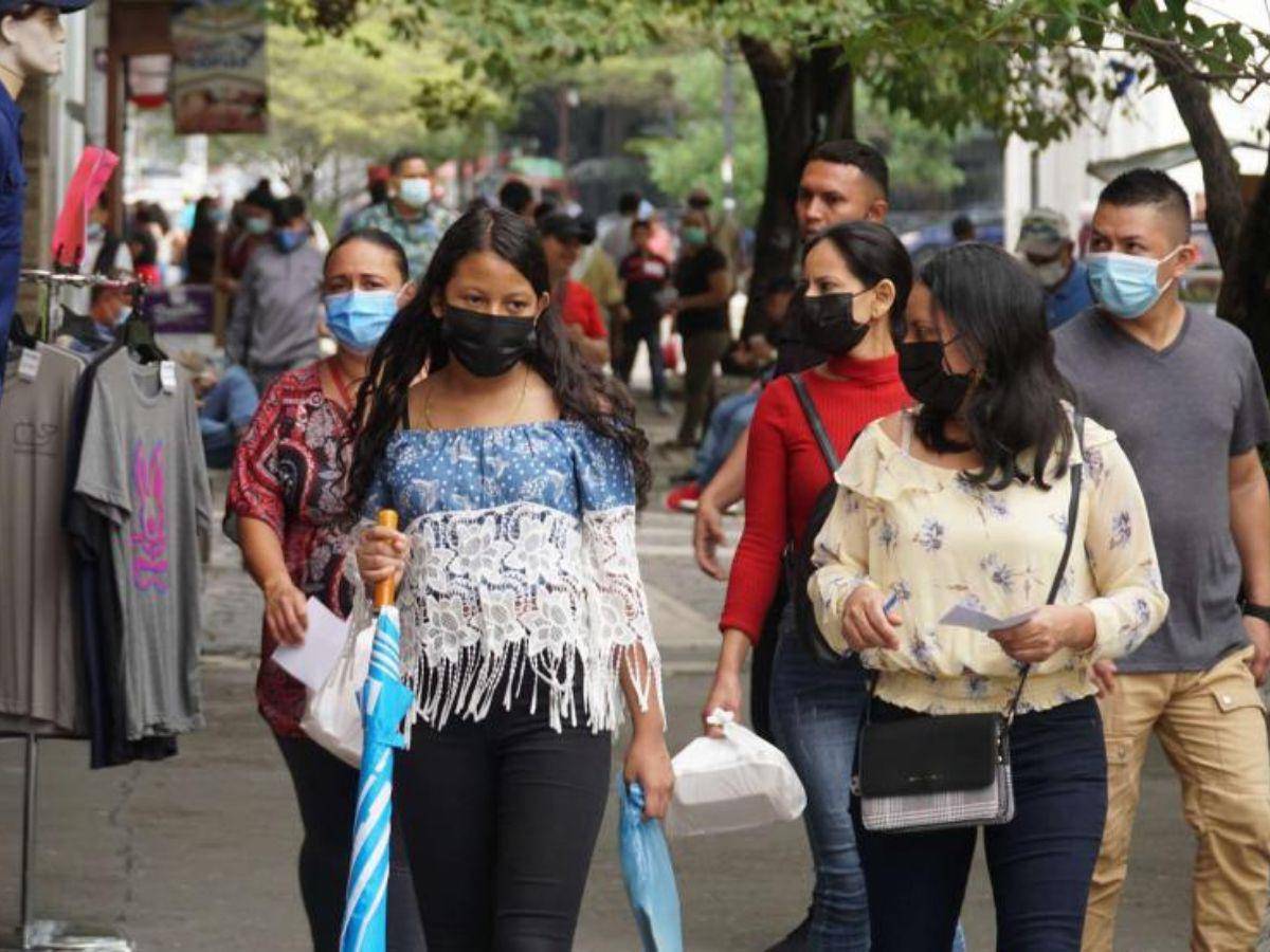 Salud desmiente cancelación de uso de mascarilla; se espera aprobación del Congreso Nacional