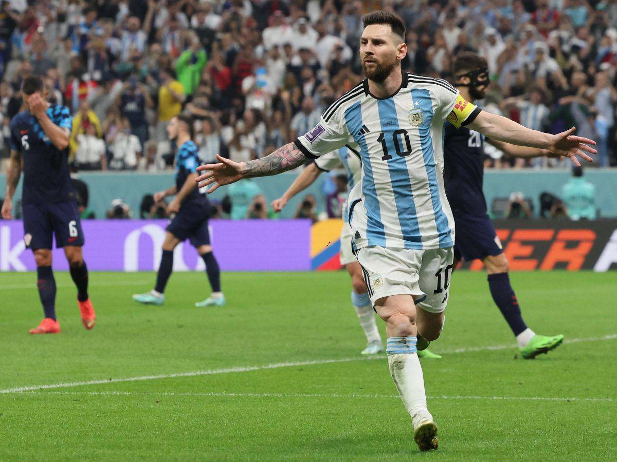 Así fue el soberbio gol de Messi desde el punto penal para adelantar a Argentina