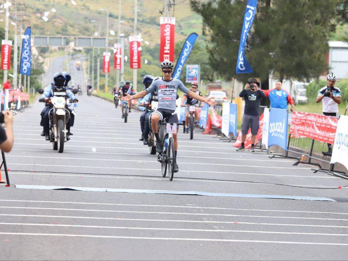 Luis López, campeón de la Vuelta Ciclística de EL HERALDO 2022