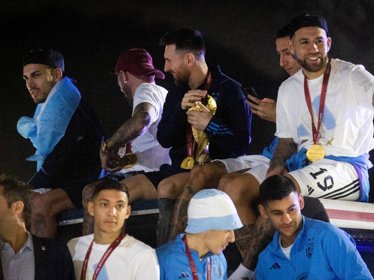 Messi y sus compañeros casi sufren un accidente durante la celebración de Argentina