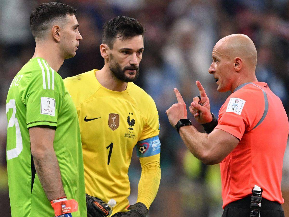 “Dibu” Martínez y Hugo Lloris protagonizaron una tanda de penales en donde el argentino sacó a flote su jerarquía como gran atajador.