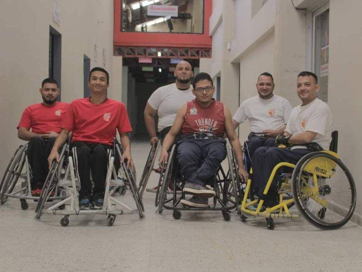 $!Algunos miembros del equipo comparten sus testimonios en el programa de prevención vial Piensa Primero Honduras.