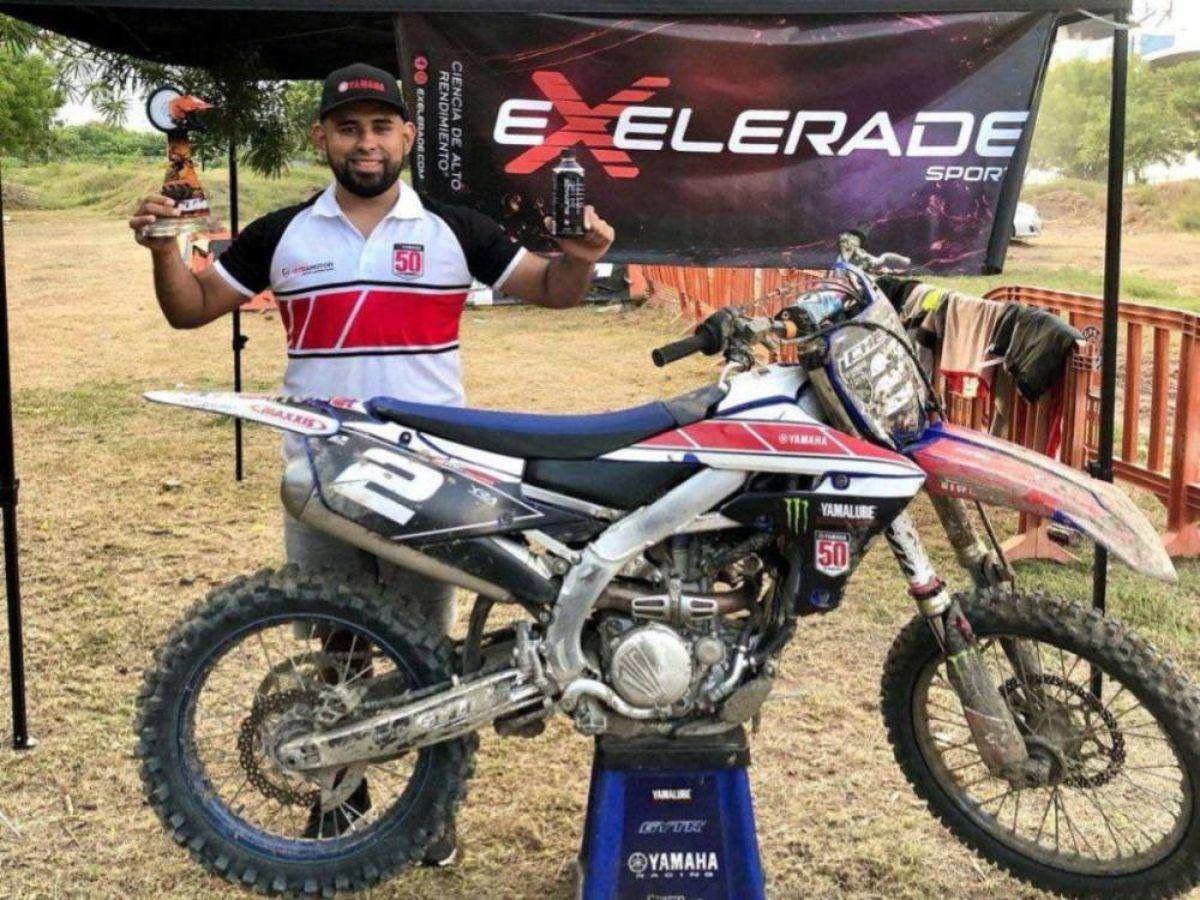 $!José María Reyes tiene 19 años de practicar el motocross, sin perder la pasión que se originó desde que era niño.