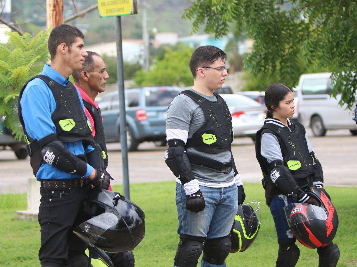 $!Con sus implementos de seguridad en orden, los alumnos toman en cuenta cada una de las lecciones brindadas por su instructor.