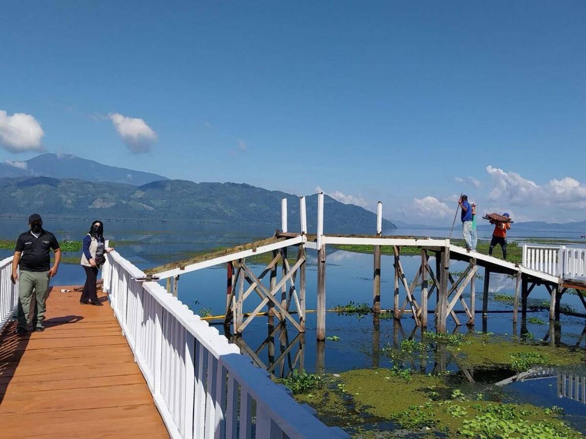 Juez ordena demoler muelles de varios restaurantes del Lago de Yojoa por impacto ambiental