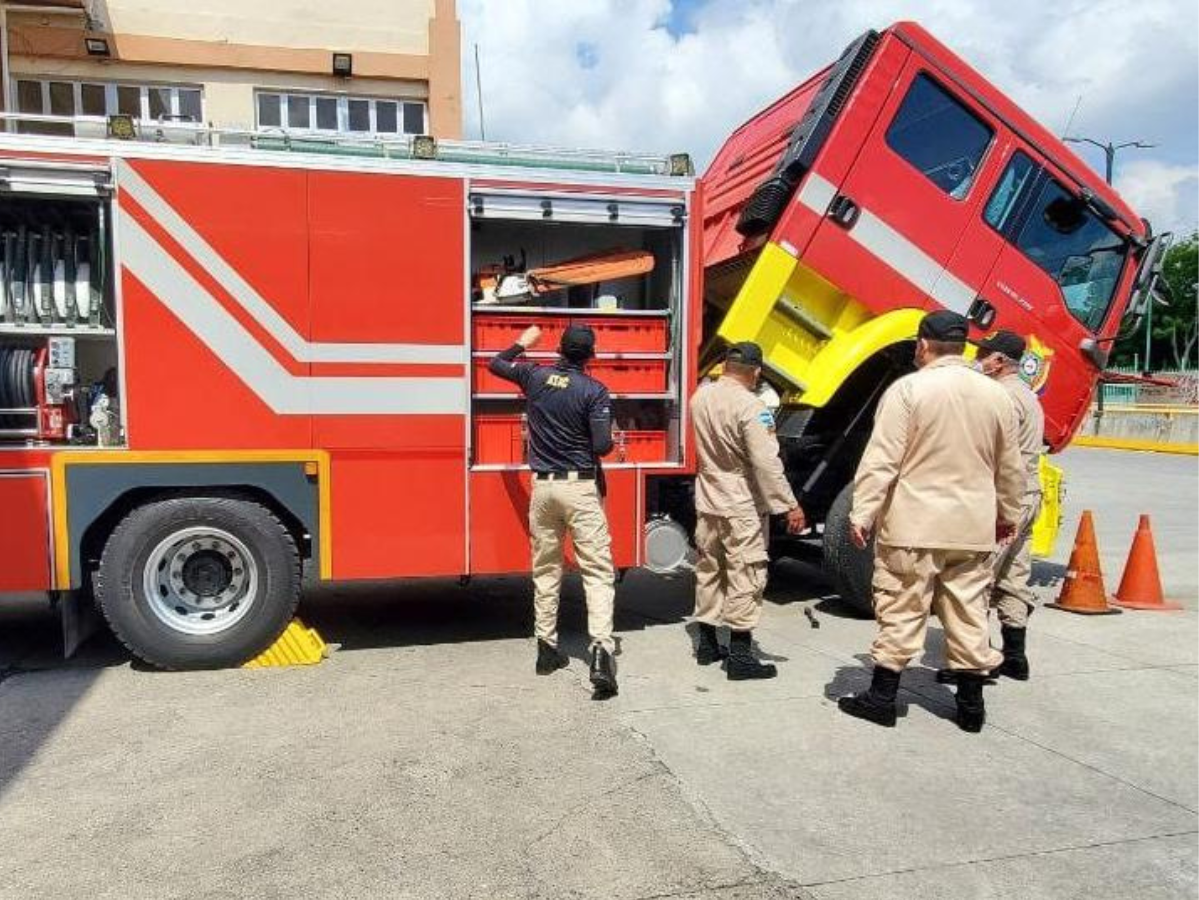 Camiones de bomberos tampoco tenían registro de fabricante