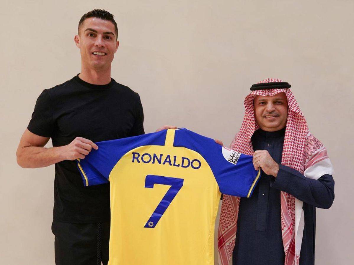 Cristiano Ronaldo es el futbolista mejor pagado del mundo tras fichar por Al Nassr