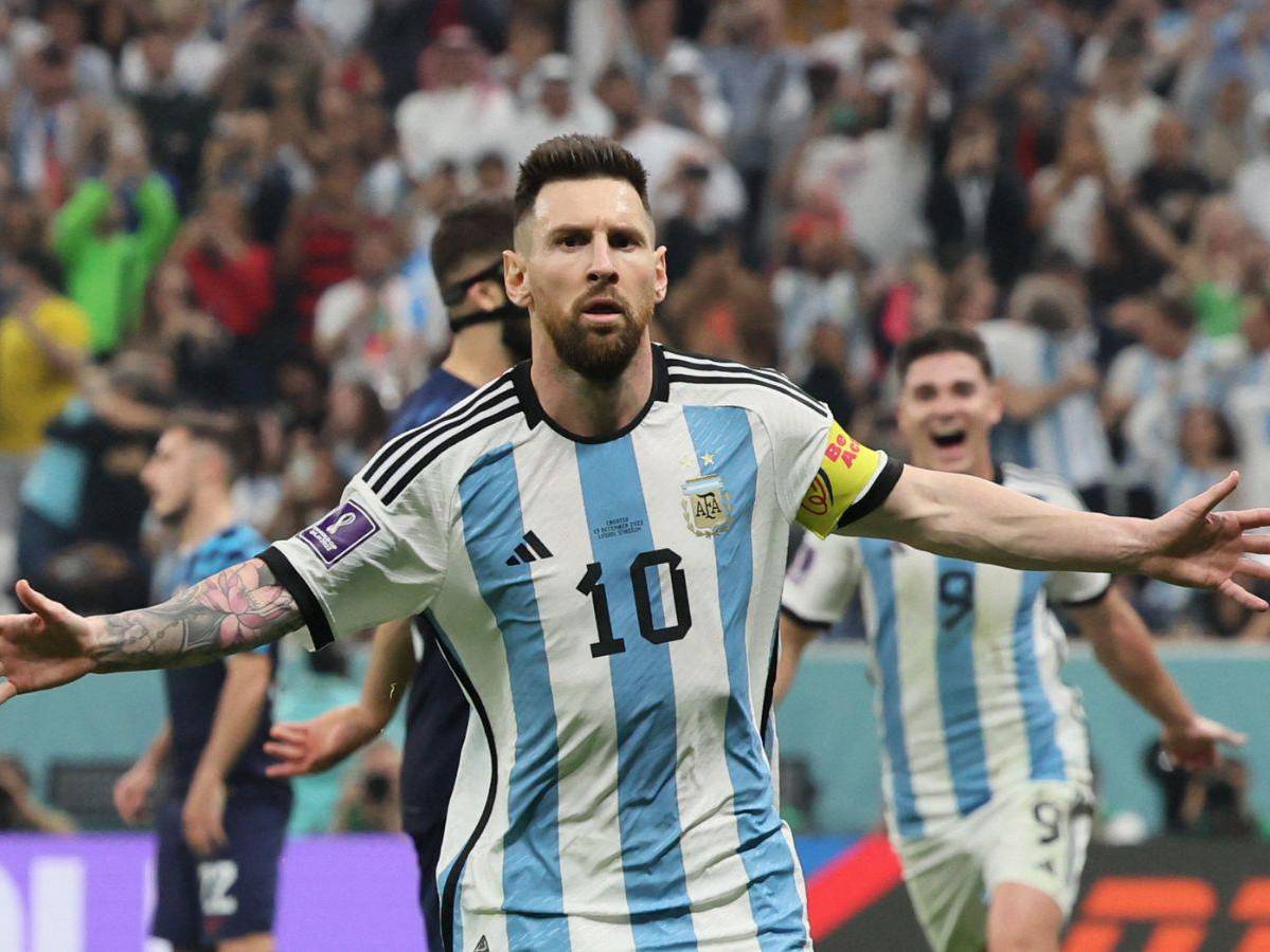 Lionel Messi se convirtió en el máximo goleador de Argentina en Mundiales al llegar a 11 tantos.