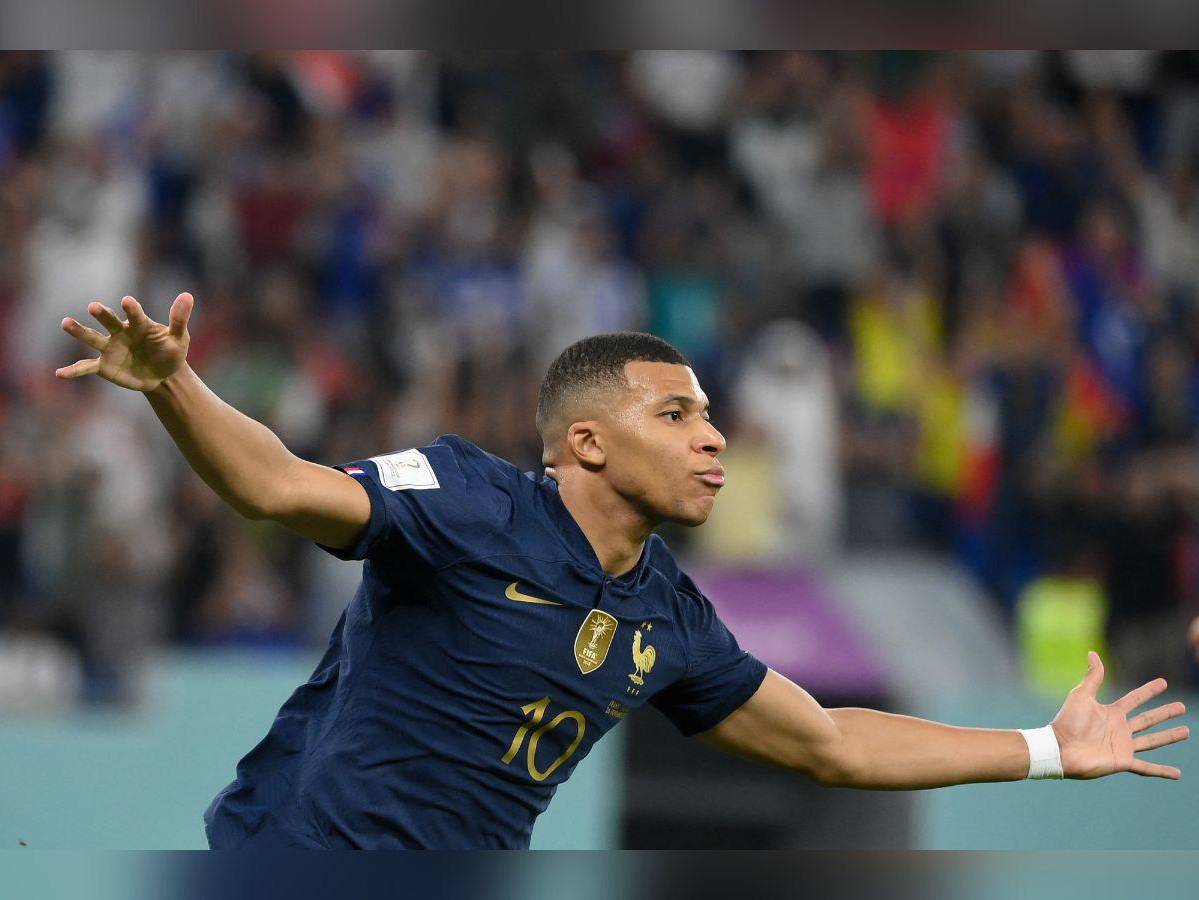 Mbappé marcó su gol número 31 en la selección de Francia, igualando a Zidane