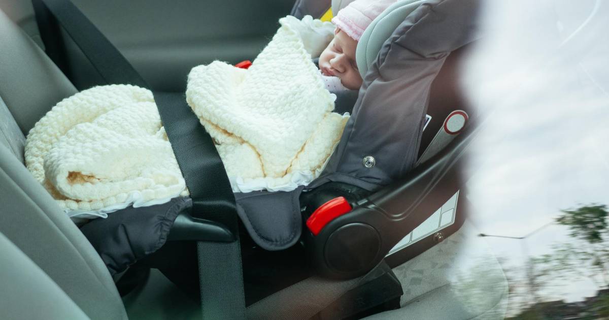 Compre Asiento De Seguridad Para Niños, Coche De 0 A 12 Años, Asiento De  Dos Vías Para Dormir y Silla de China por 74 USD