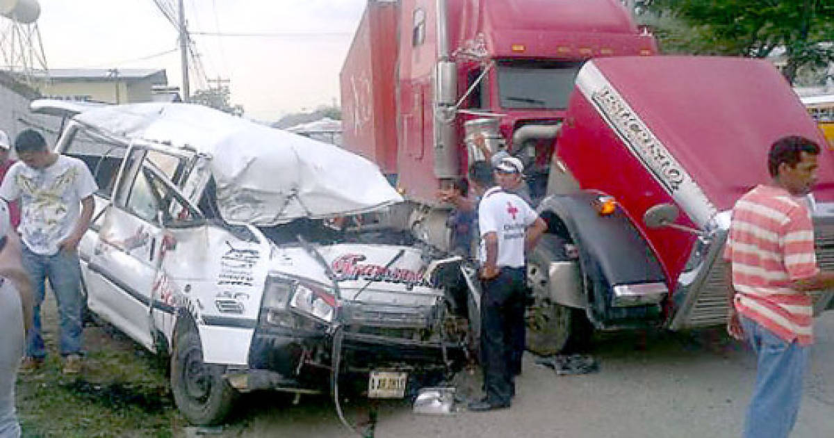 Un Muerto Y Cinco Heridos En Choque Entre Rastra Y Bus Rapidito