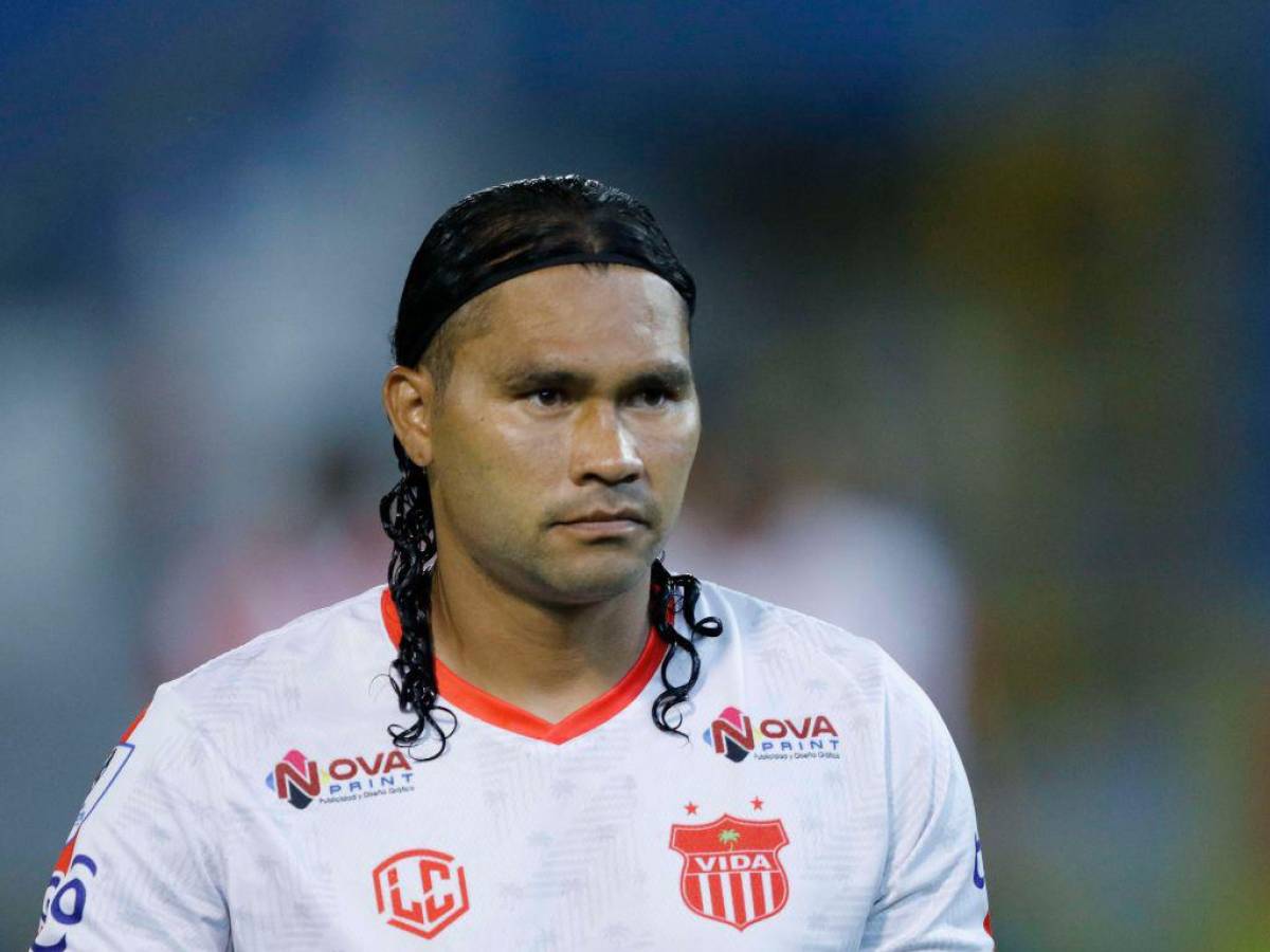 ¿Continuará Gullit Peña? Vida oficializa primeras bajas de cara al Clausura 2023