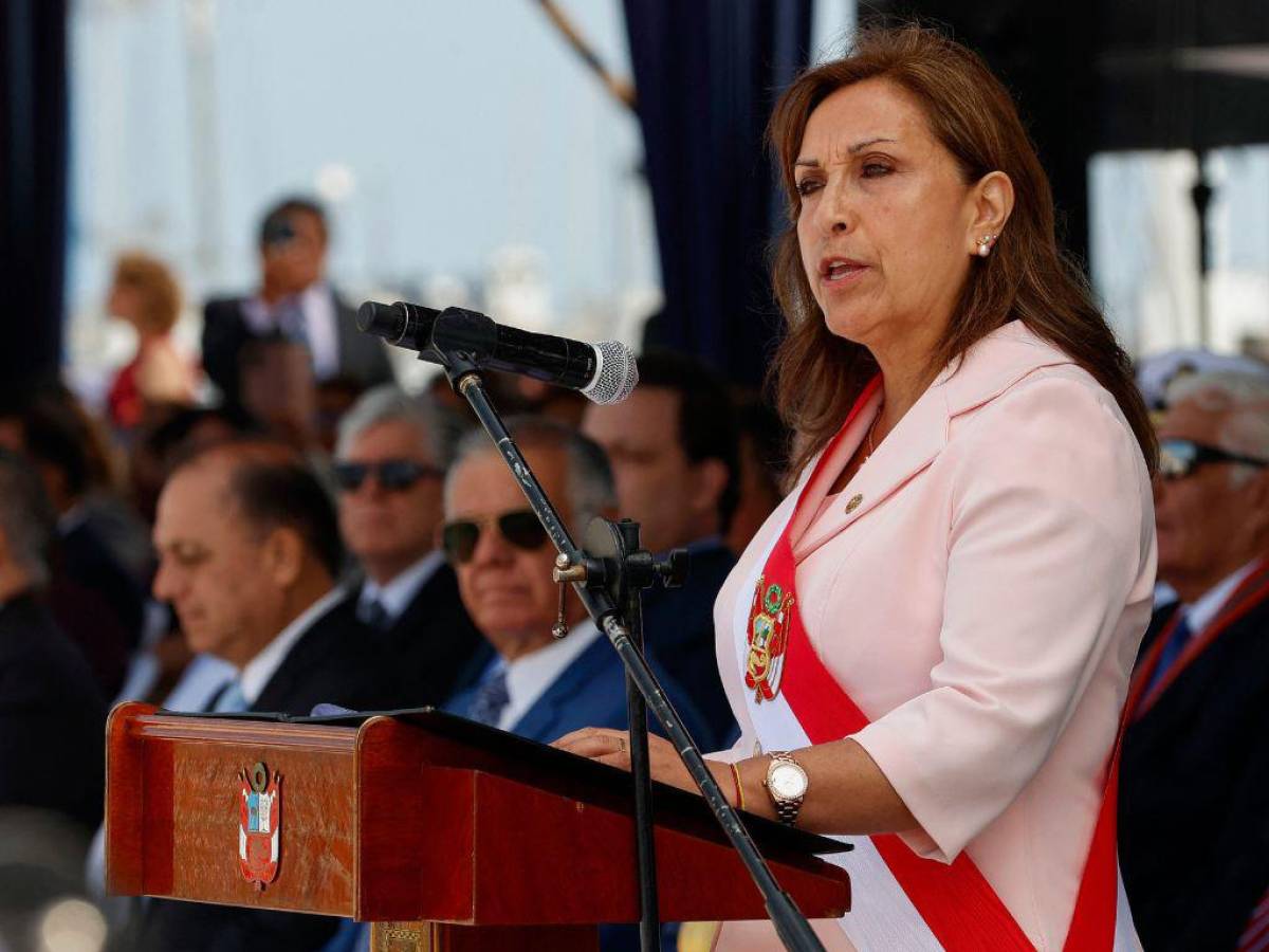 Dina Boluarte oficializa nuevo gabinete y busca salir de crisis tras protestas en Perú