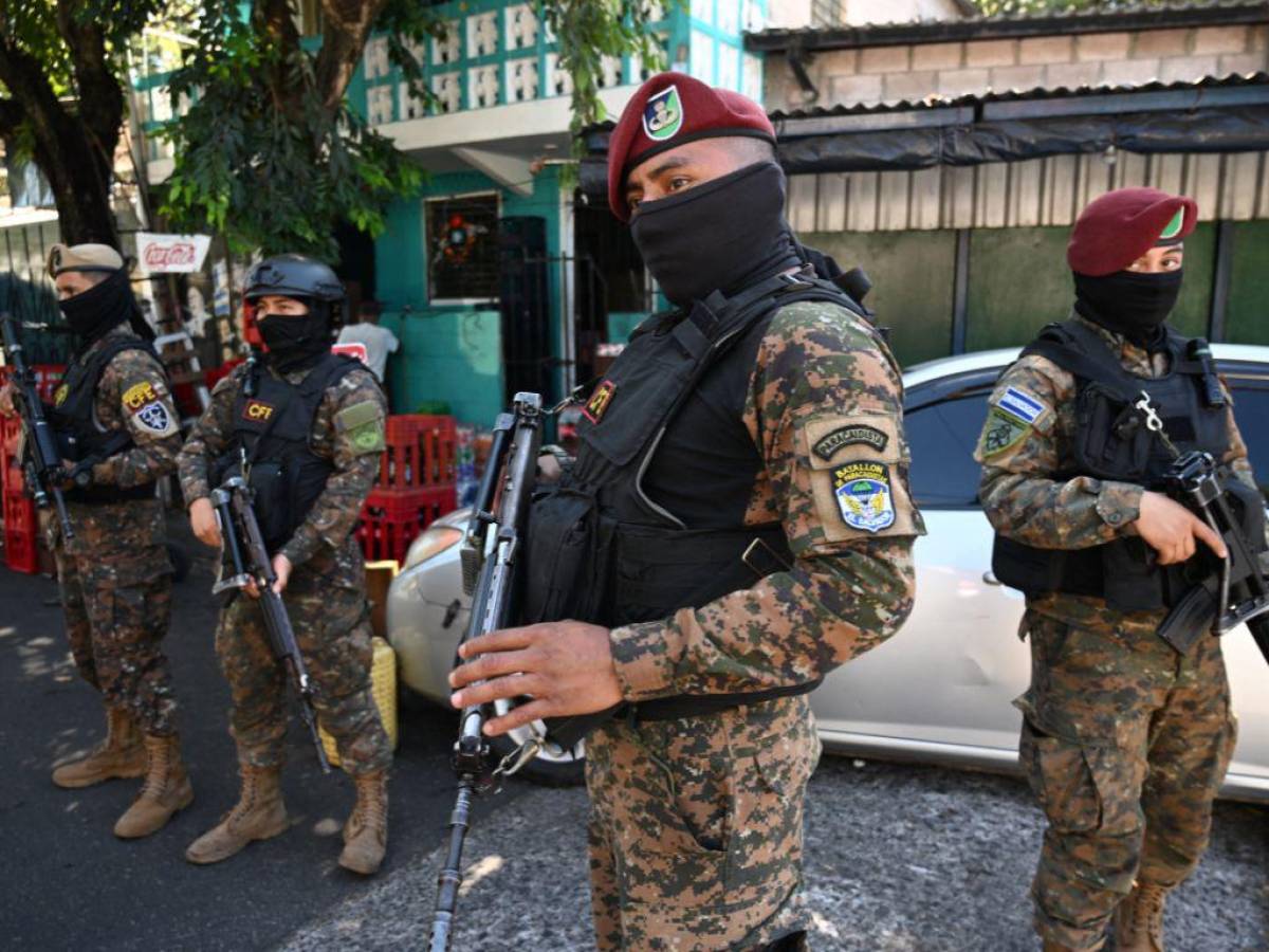 Bukele ordena despliegue de más de 1,000 militares y bloquea dos barrios de San Salvador en lucha contra pandillas