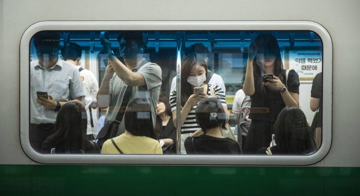 Empresas en Corea del Sur presionan para extender jornada laboral