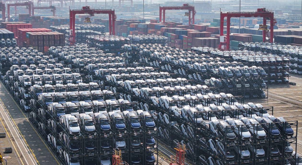 China, líder mundial en autos y vehículos eléctricos, enfrenta nuevos aranceles