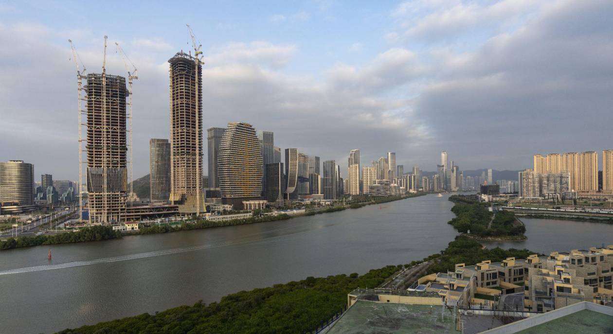 Macao se entrelaza con China: un tren, un edificio y un nuevo futuro