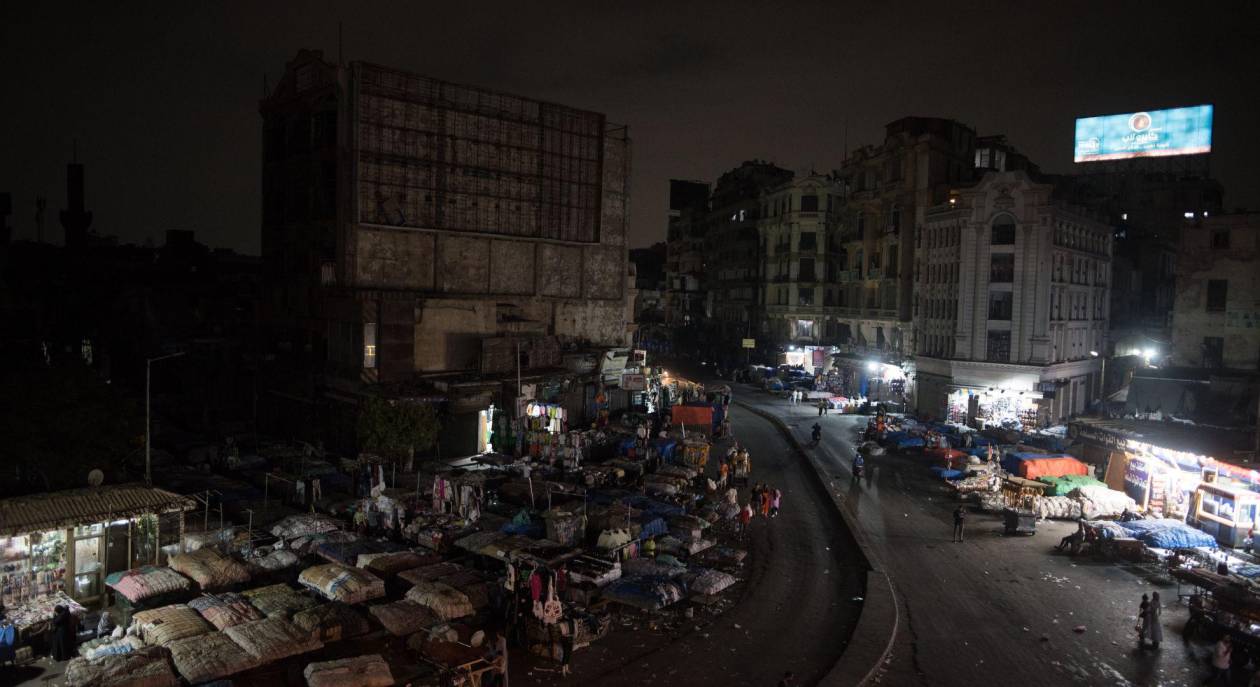 El Cairo sufre restricciones de horarios por crisis energética