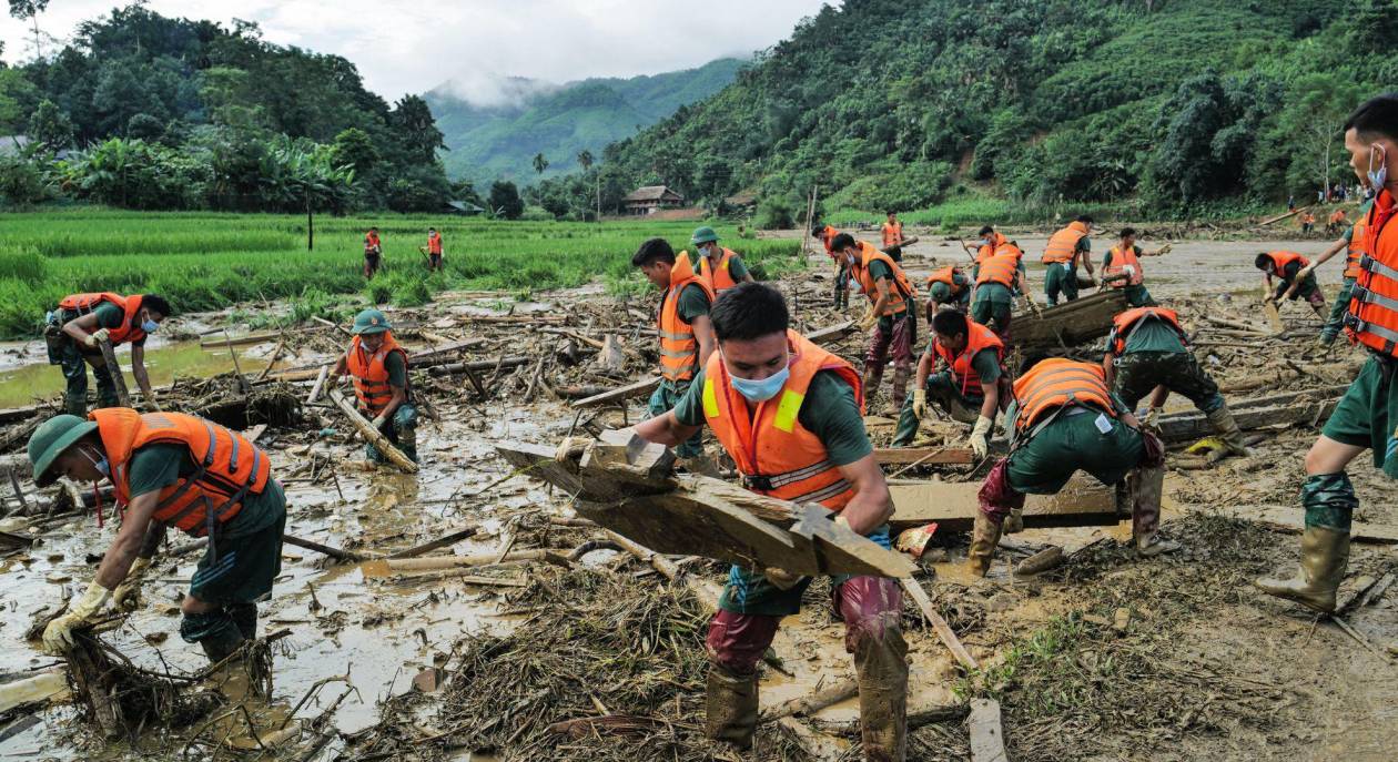 Inundaciones arrasan con más de cuatro continentes; han dejado miles de muertos