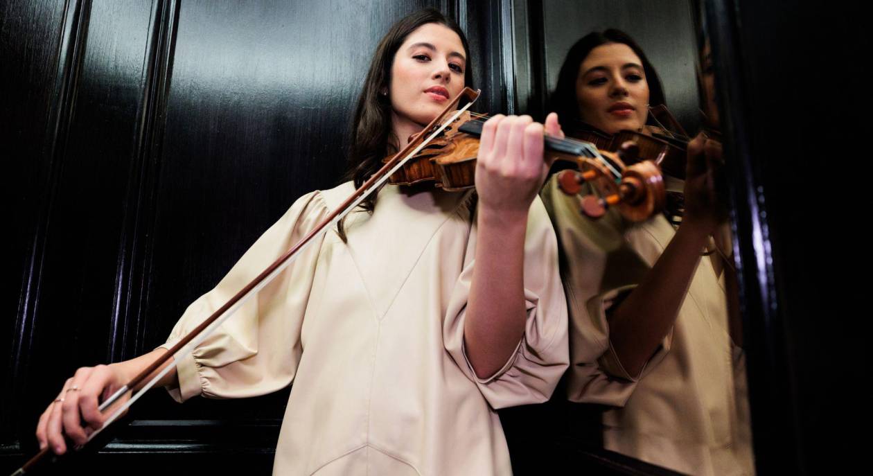 María Dueñas, la joven violinista que deslumbra en el Festival de Salzburgo