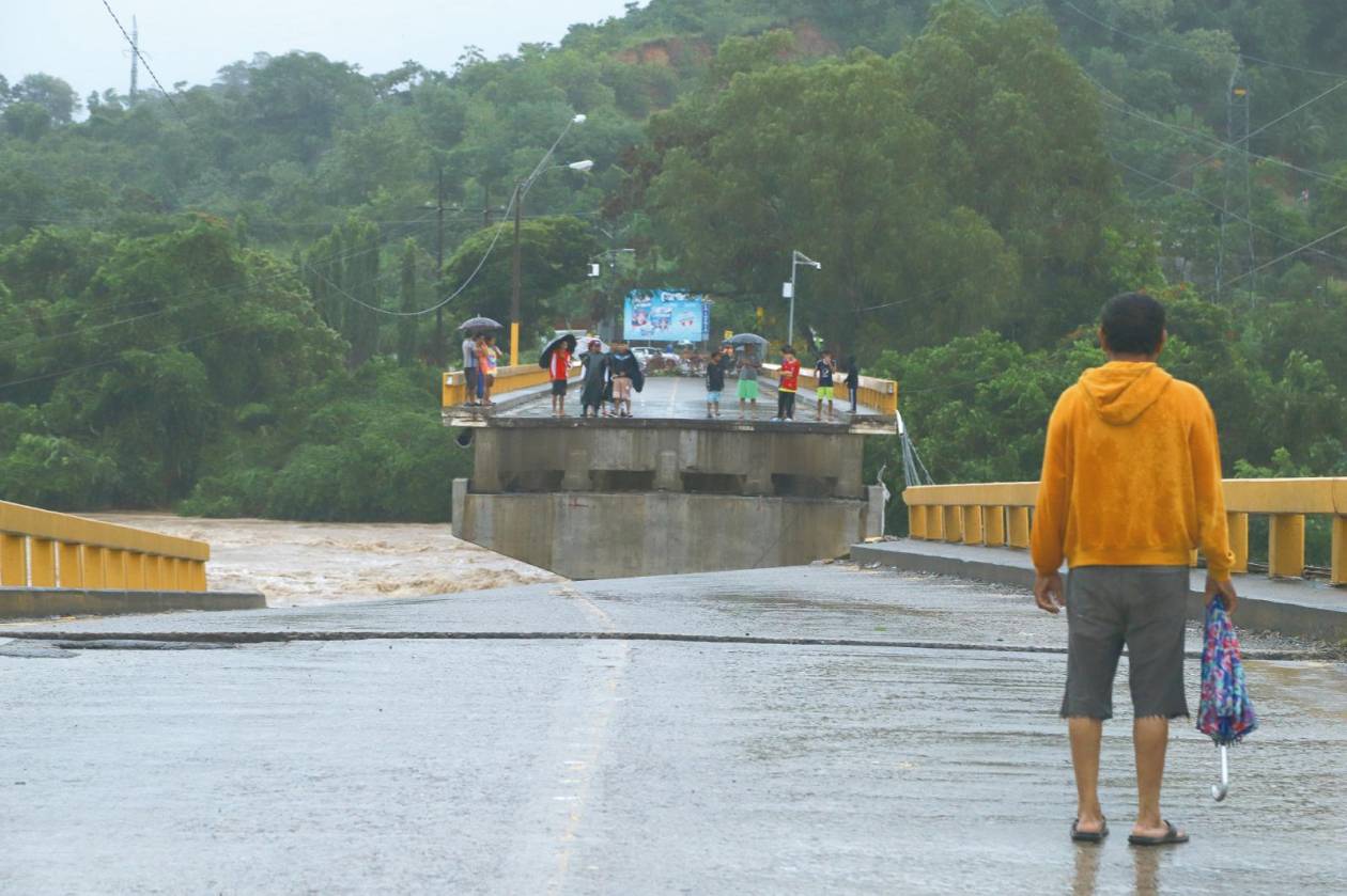 Daños en el puente Saopín: piden reparación urgente tras tormenta Sara