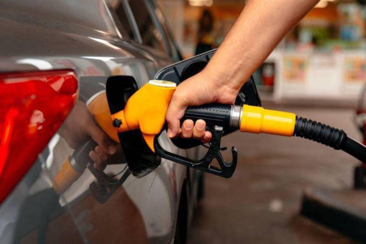 Combustibles bajarán entre 0.82 y 0.45 centavos este lunes en Honduras