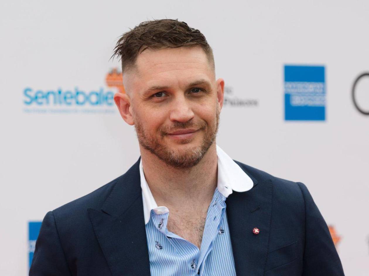 Nueva serie de Guy Ritchie reúne a Tom Hardy, Pierce Brosnan y Helen Mirren