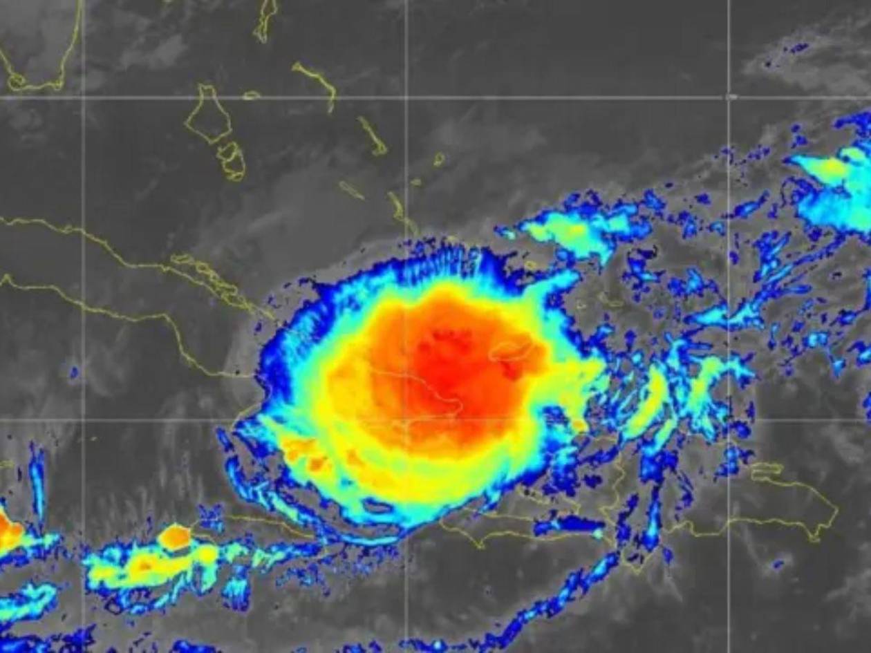 Huracán Oscar se degrada a tormenta tropical tras tocar tierra en Cuba; continúan apagones