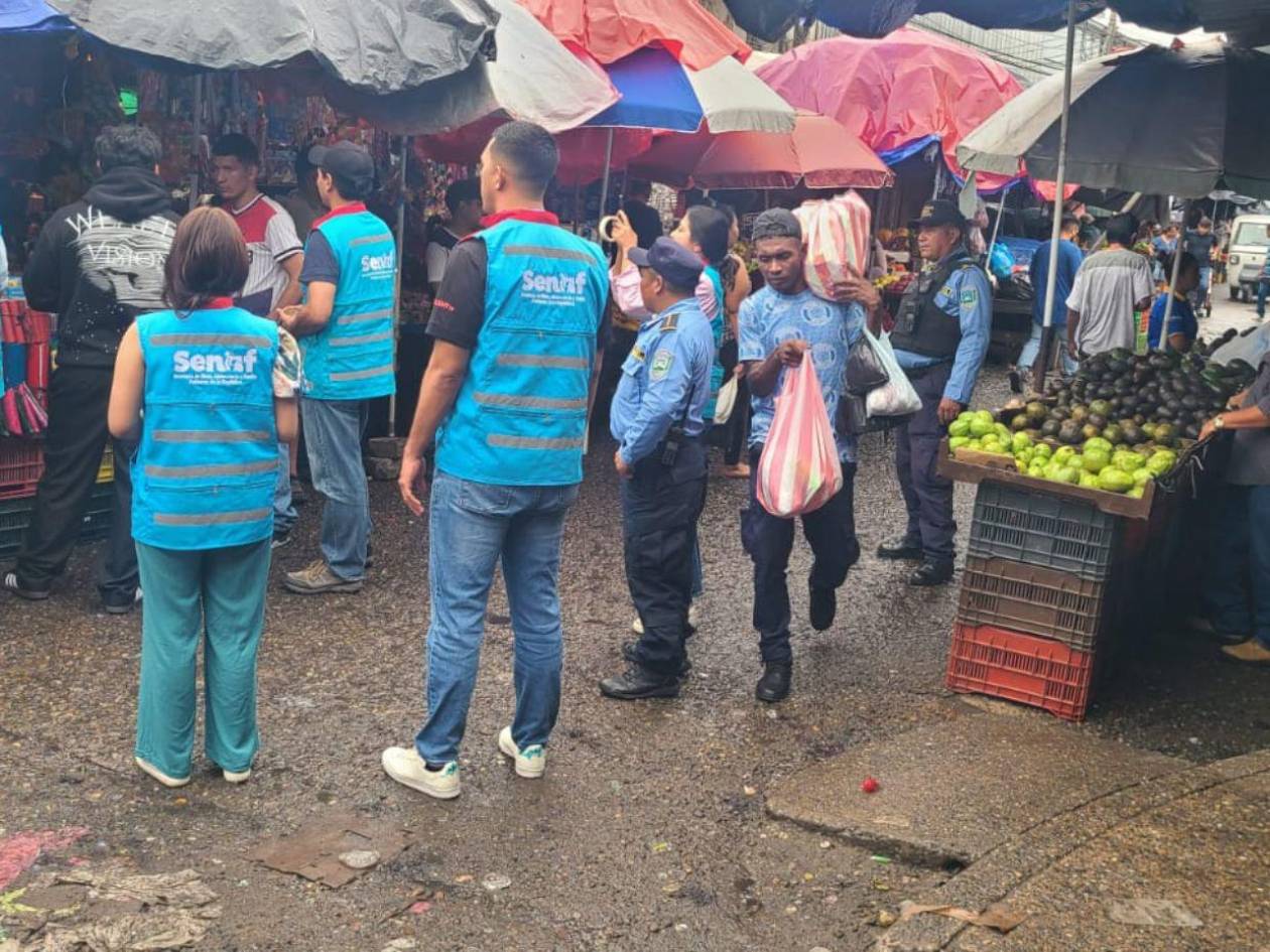 Inspeccionan mercados de San Pedro Sula en busca de menores en riesgo