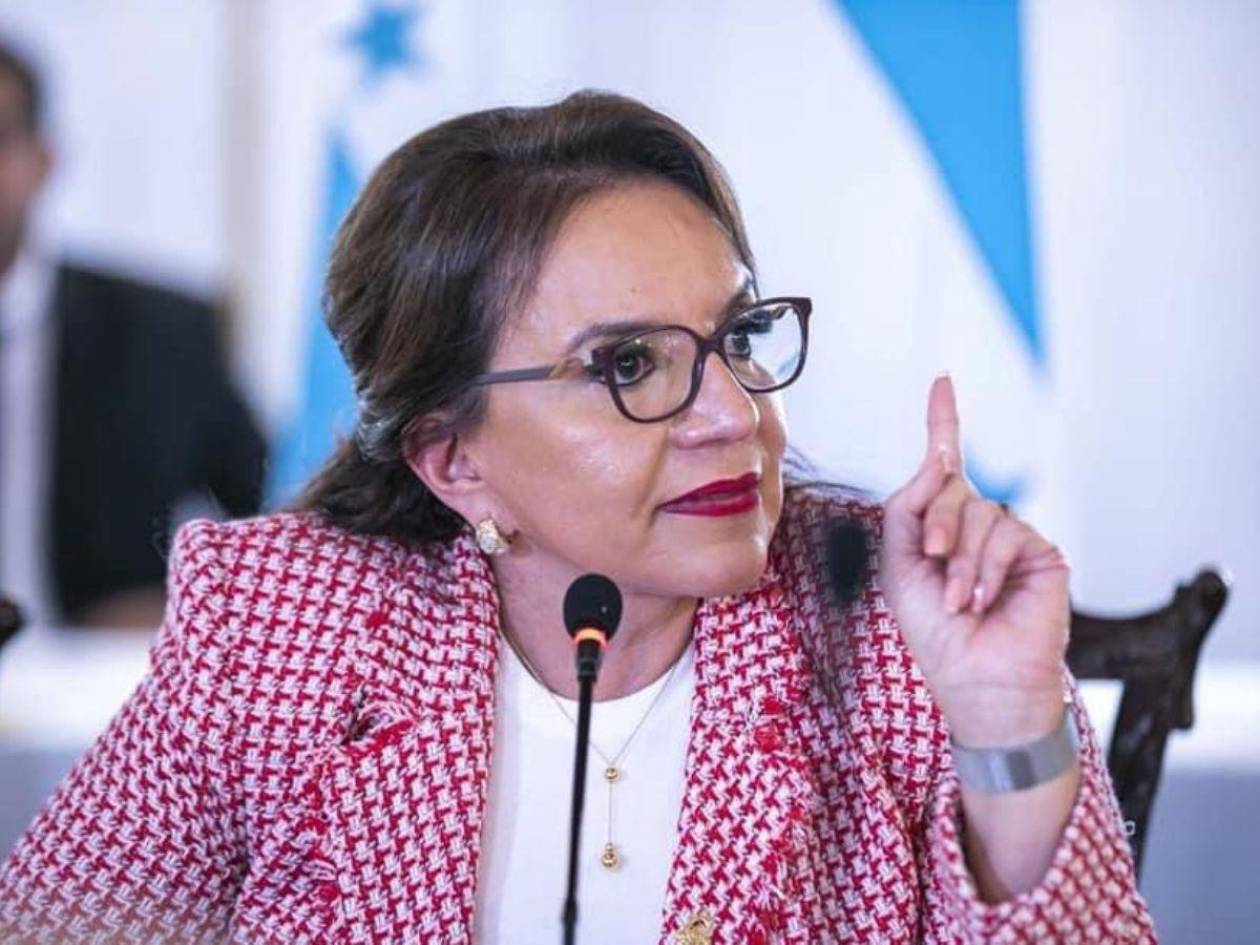 Xiomara Castro reacciona a denuncia de Rixi Moncada sobre intento de desestabilización