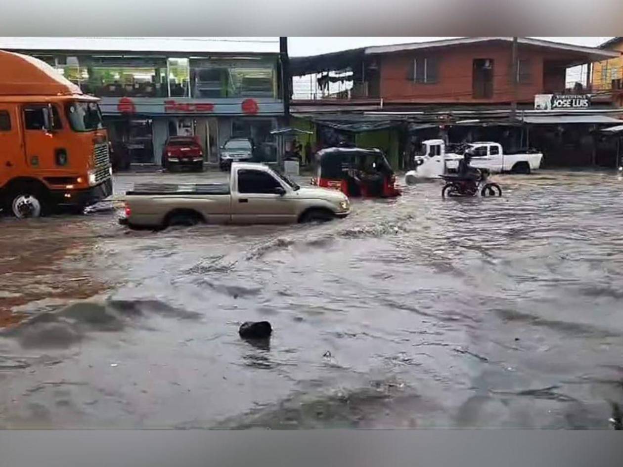 Emergencia por lluvias en Honduras deja muertes, calles y casas inundadas