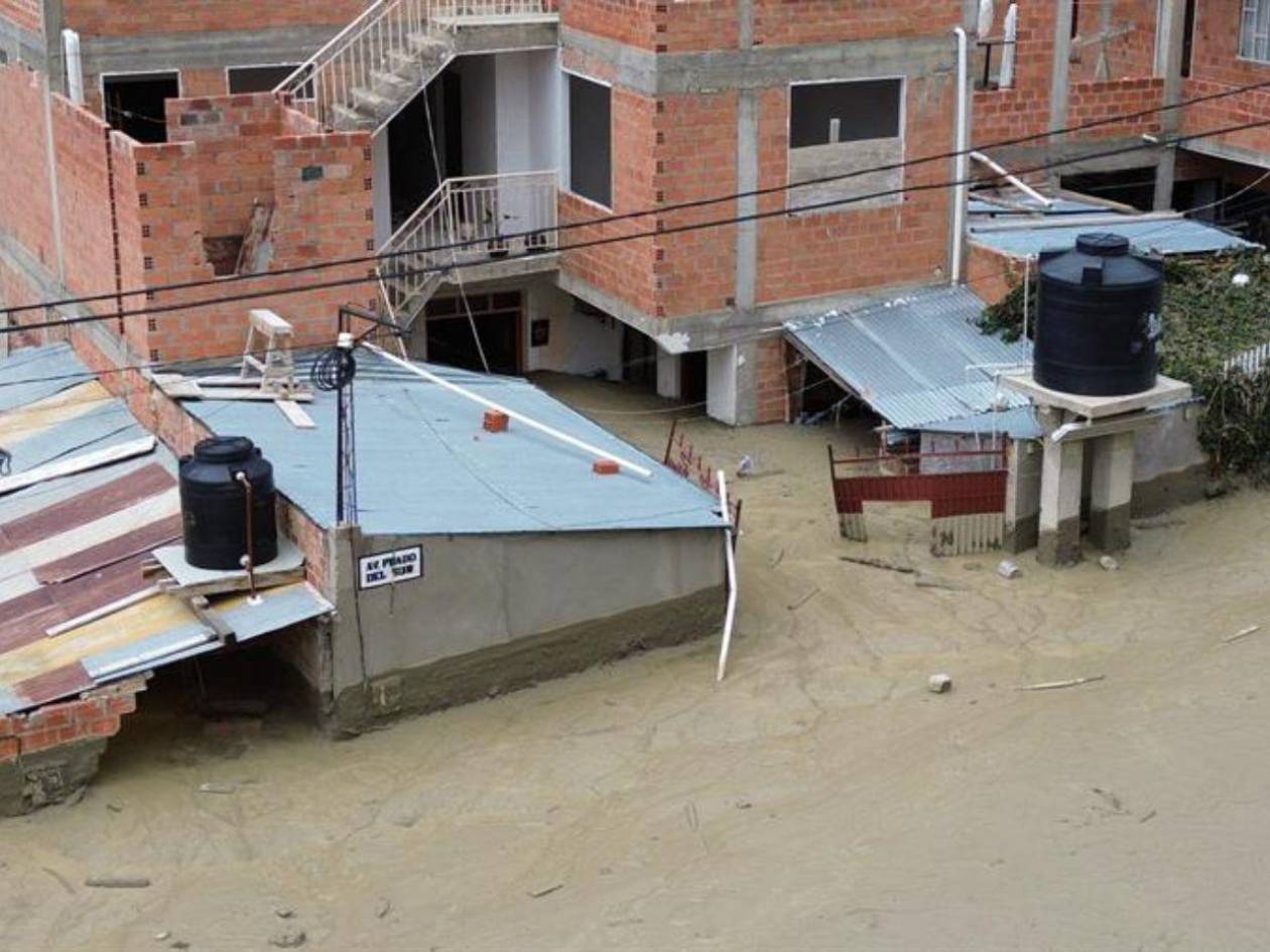 Una riada con lodo deja 10 heridos y 40 casas afectadas en zona de Bolivia