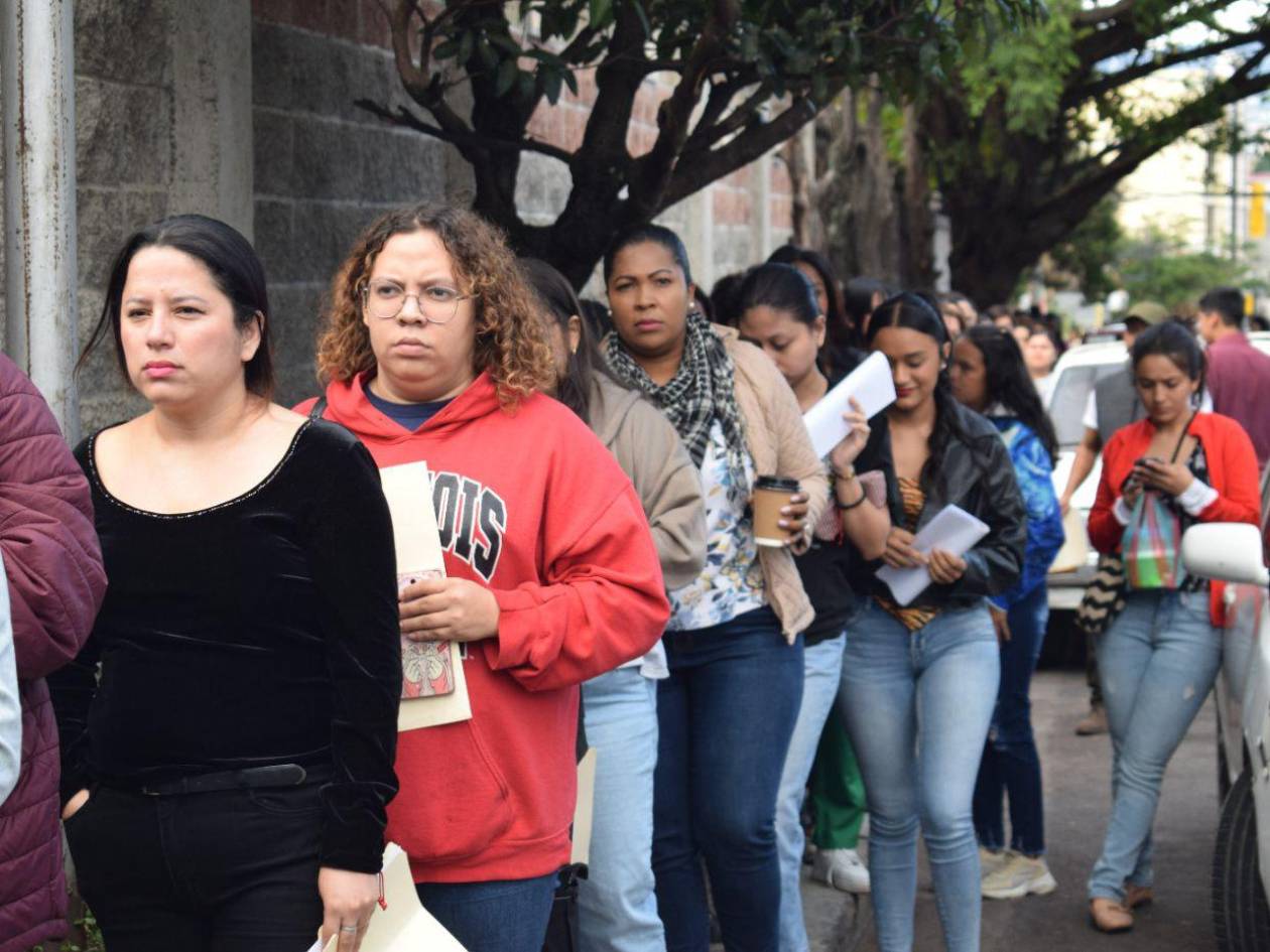 Unos 3,000 aspirantes a maestros realizan prueba de admisión en la Pedagógica