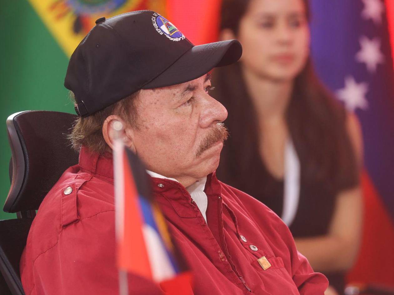 Daniel Ortega propone ampliar mandato de jefes del Ejército y la Policía