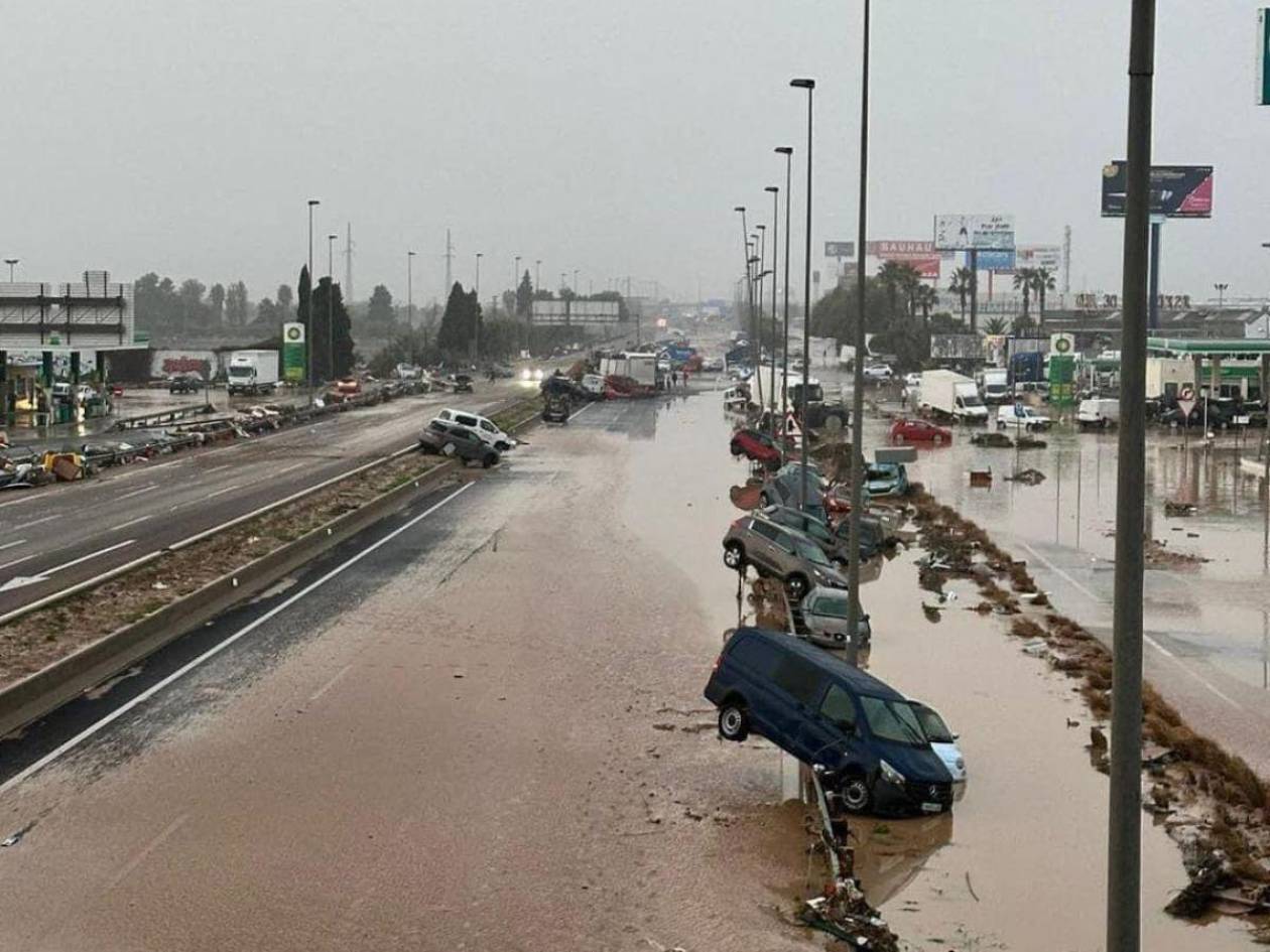 Piden evitar desplazamientos en Valencia para facilitar rescates de emergencias