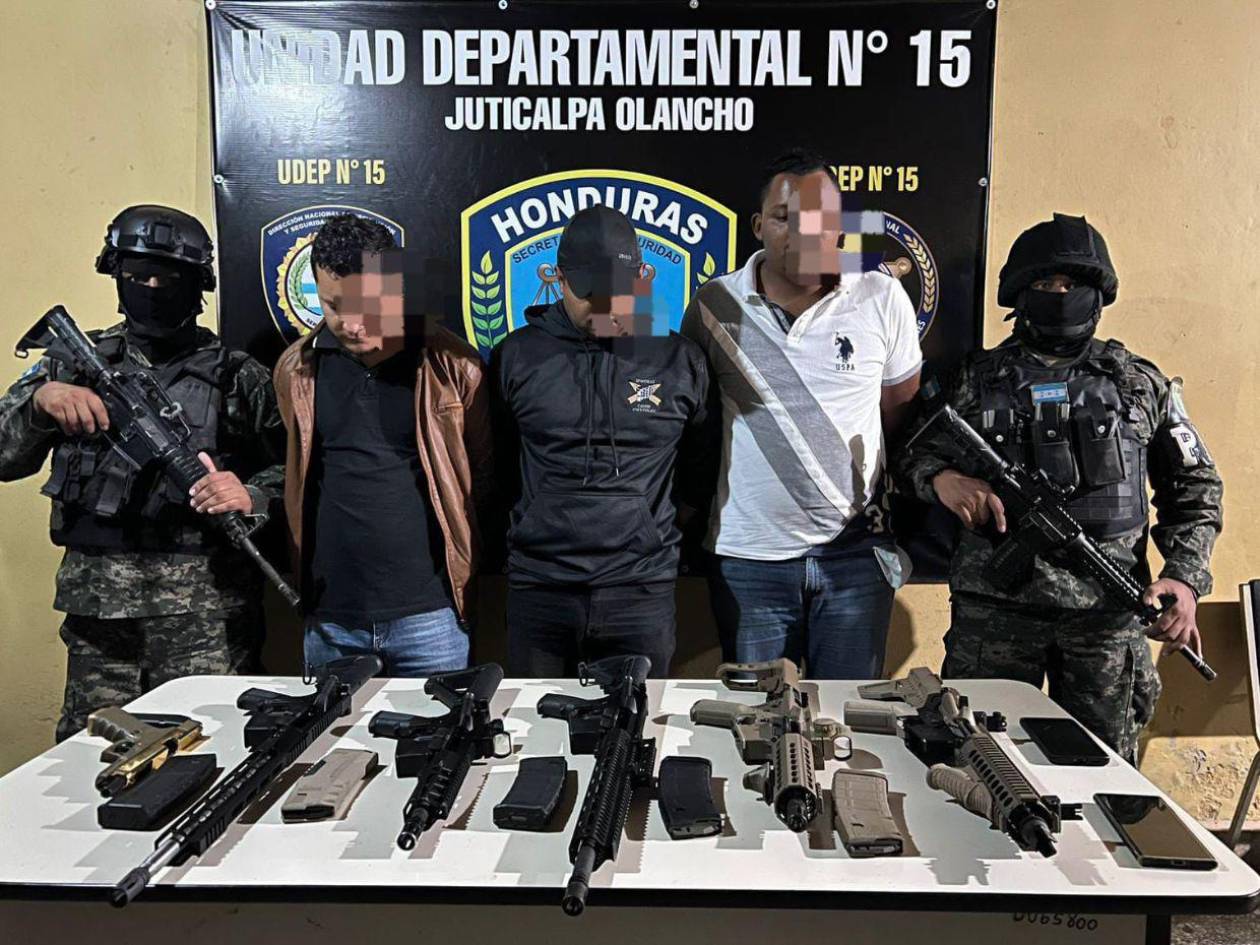 Capturan a tres hombres en posesión de cinco fusiles AR-15 en Olancho