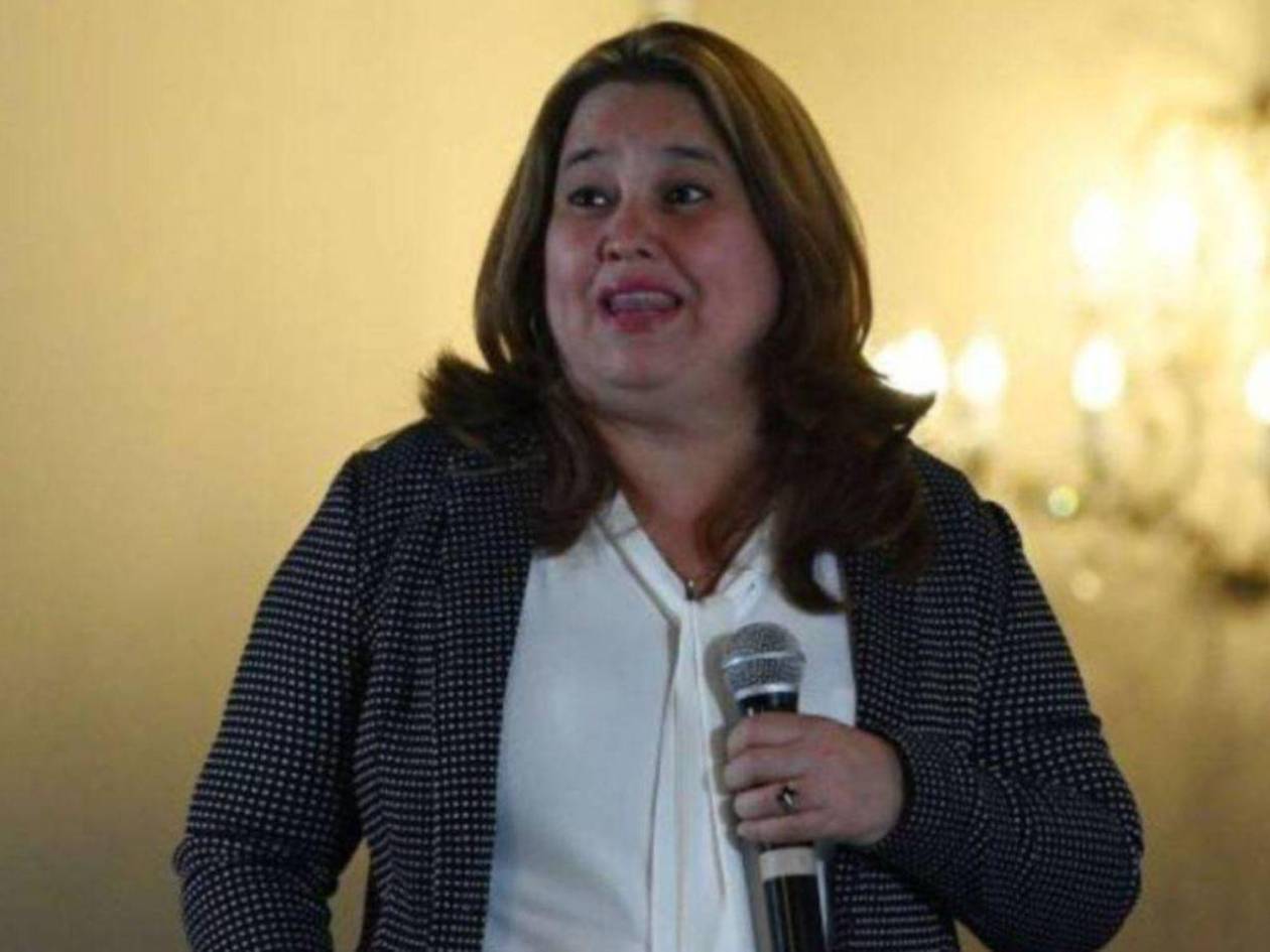 Reaparece Julissa Villanueva y pide al Congreso revisar ascensos de policías