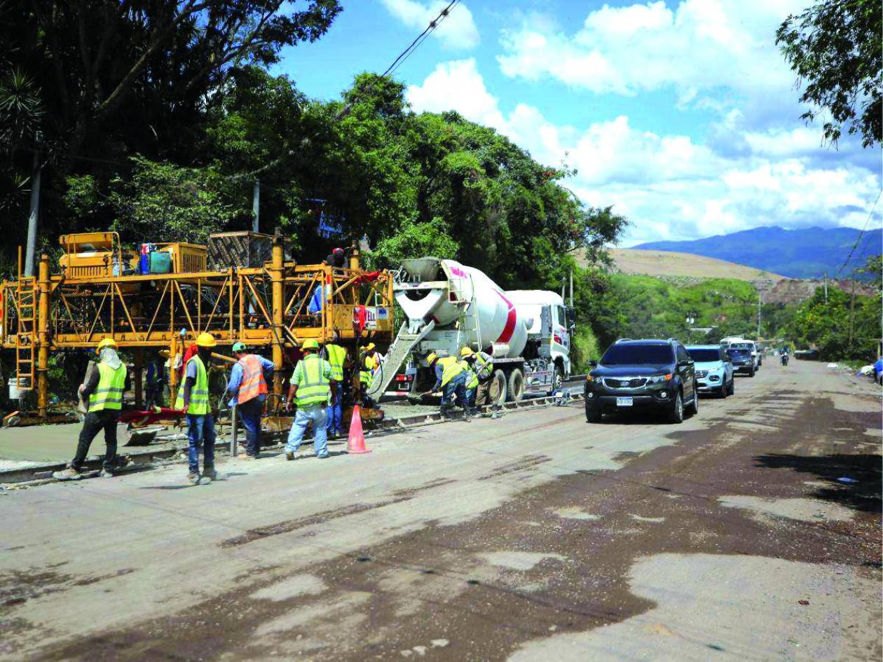 Finanzas aún no paga mora de 2,400 millones de lempiras a constructoras