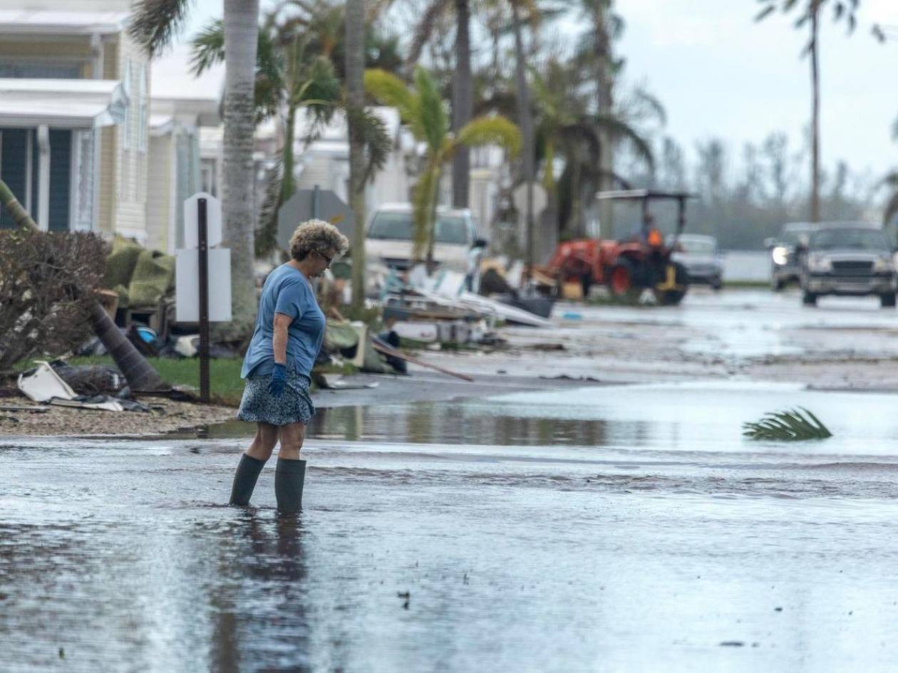 Aumentan a 10 los muertos por los tornados y el huracán Milton en Florida