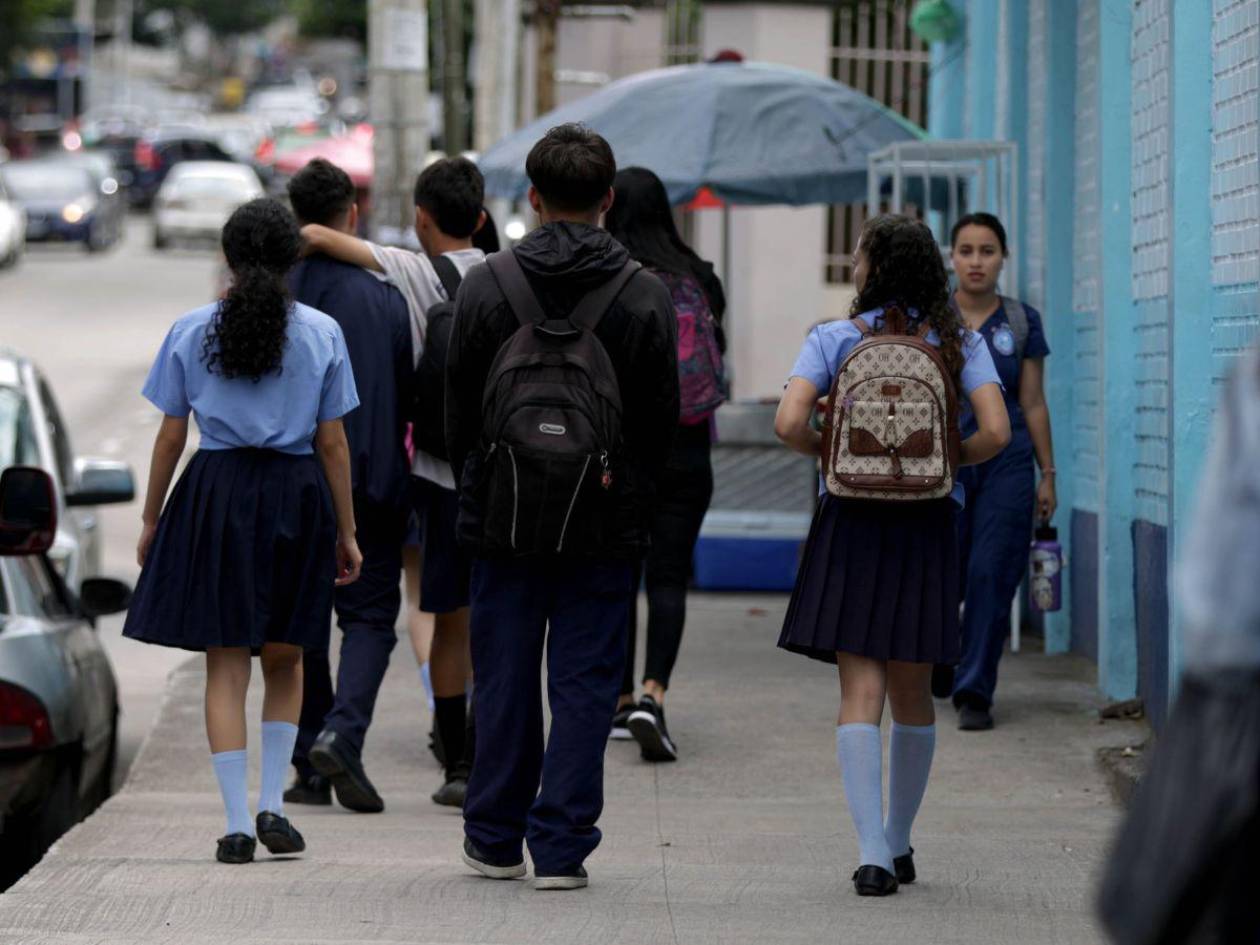 Padres solicitan alternativas ante único examen de recuperación escolar