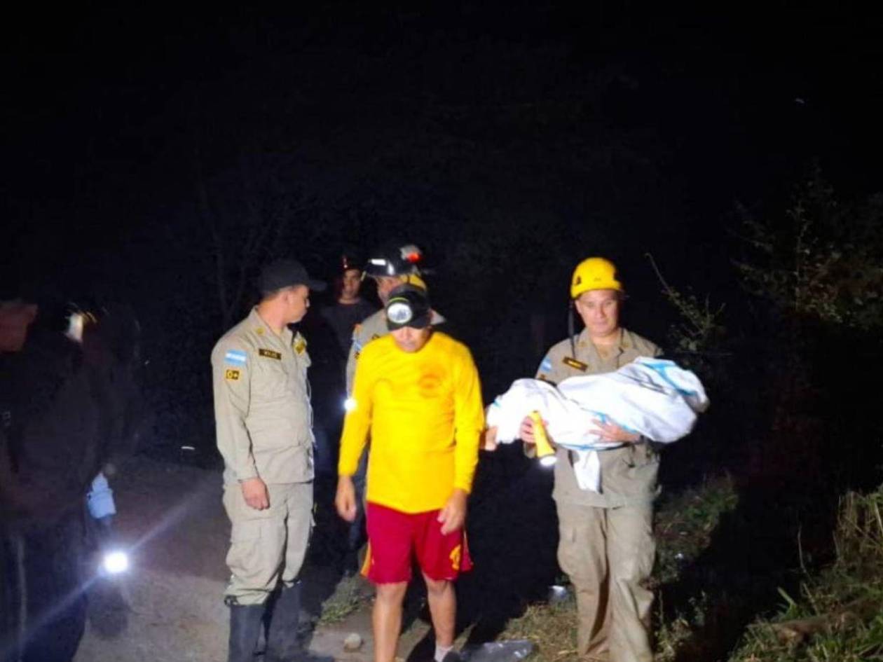 Niños y adultos, las víctimas por lluvias de la tormenta Sara y el frente frío