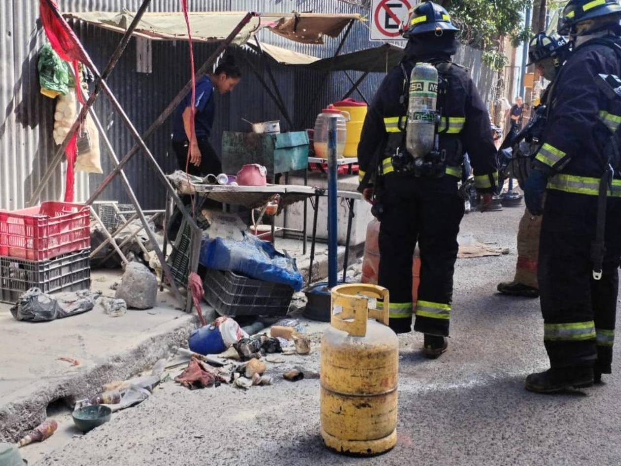 Dos lesionados tras incendio provocado por cilindro de gas en la capital