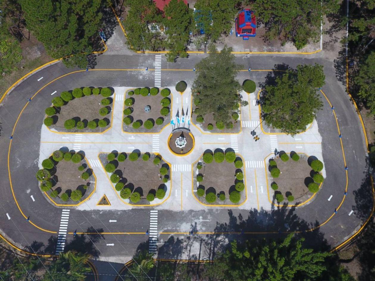 Niños conocen de la educación vial en parque infantil en la capital