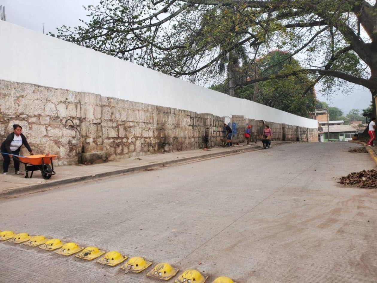 Un 70% avanza muro perimetral del Cementerio General del Distrito Central