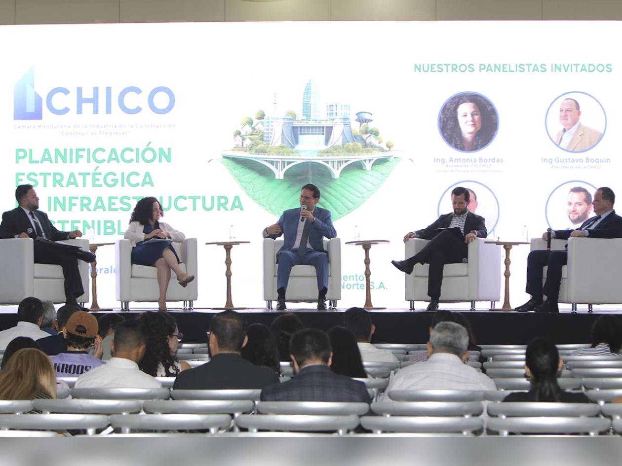 La CHICO y Cenosa impulsan la planificación estratégica en el Foro Nacional de Infraestructura Sostenible